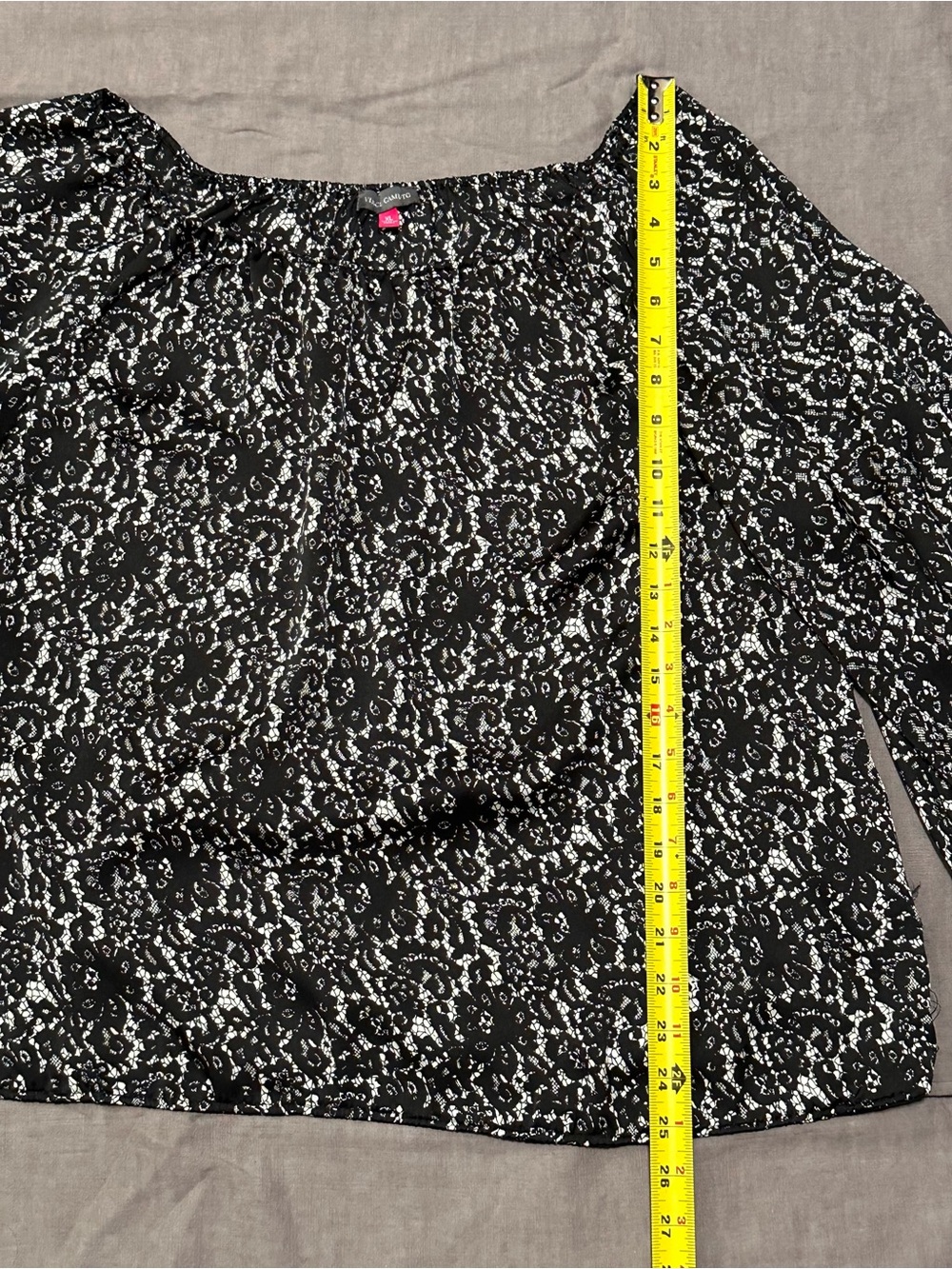 Vince Camuto Black & White Printed Peasant Blouse - Picture 3 of 6